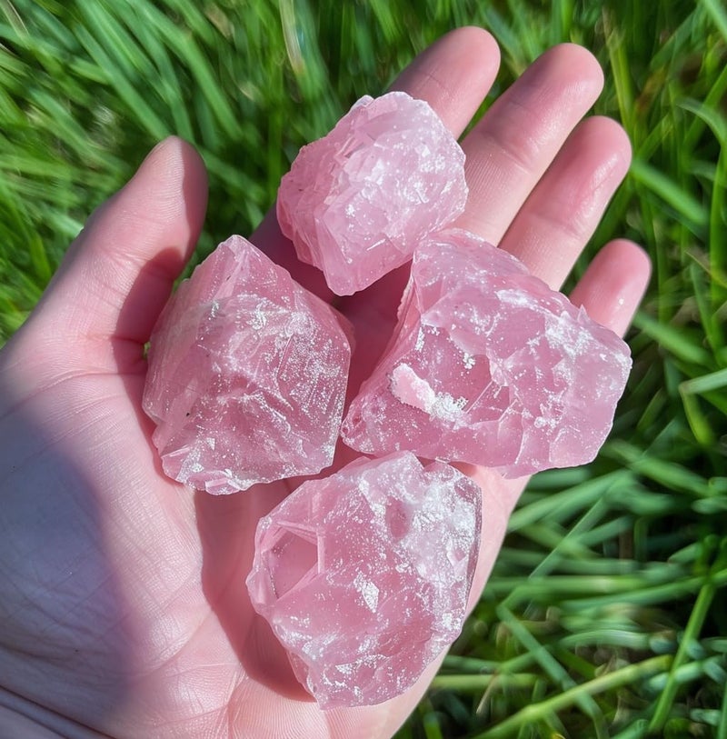 Luckeeper 2 lb Rough Crystals Bulk Raw Rose Quartz Healing Stones for Tumbling, Wire Wrapping, Wicca Reiki,Meditation and Home Decor - Image 4